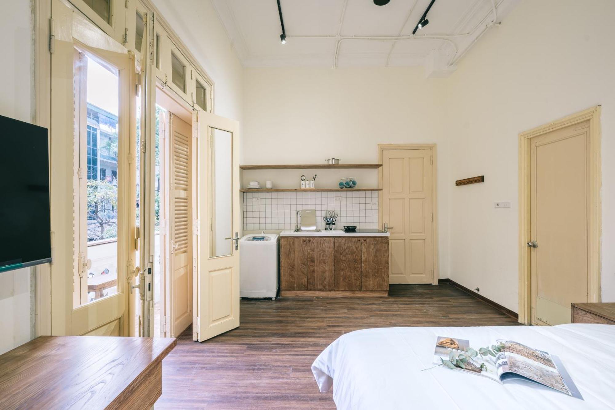 Hanoi's Hidden Gem Escape Balcony-flexible Check In Early-free Pickup Căn hộ