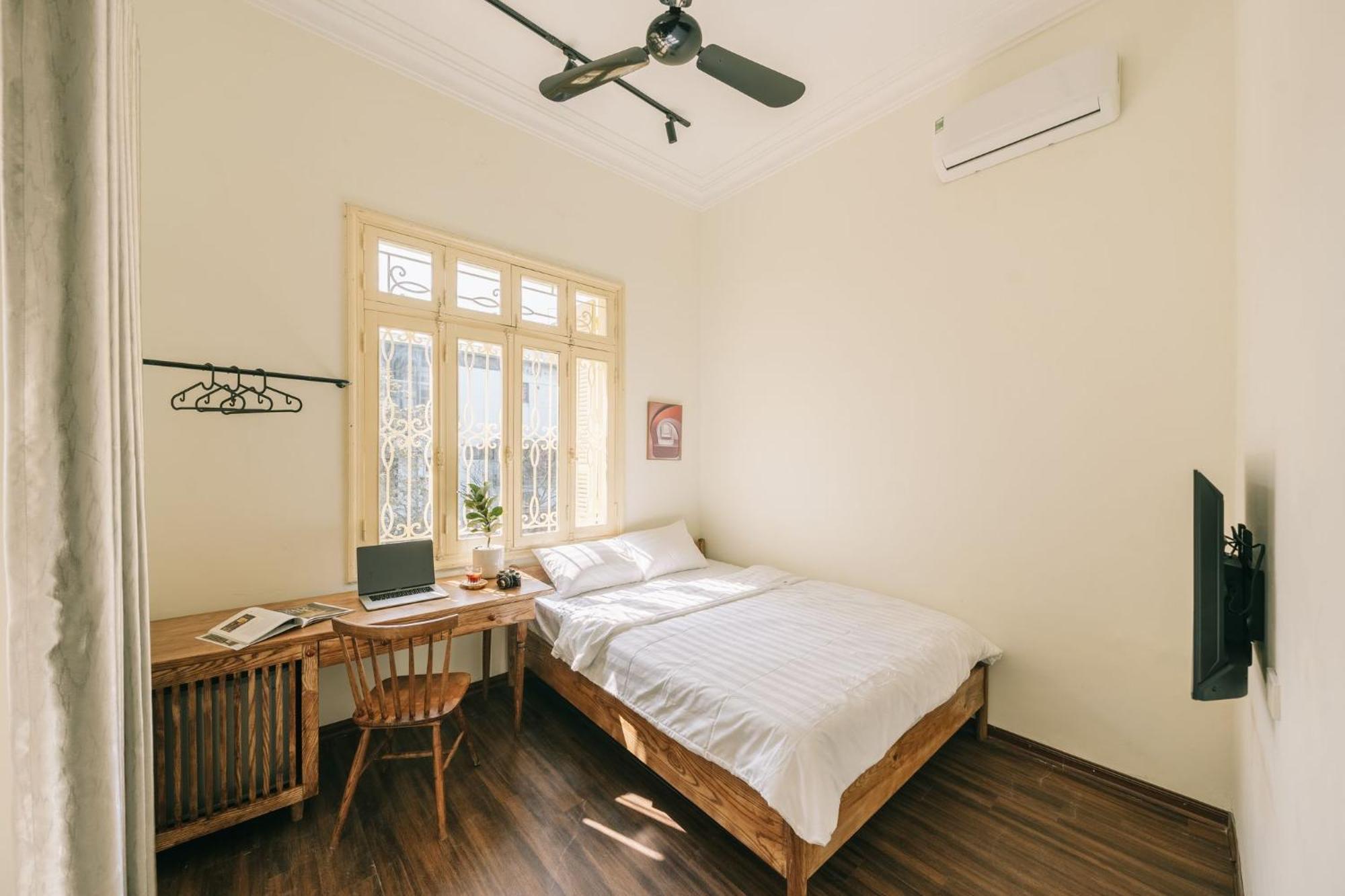 Căn hộ Hanoi's Hidden Gem Escape Balcony-flexible Check In Early-free Pickup Hà Nội