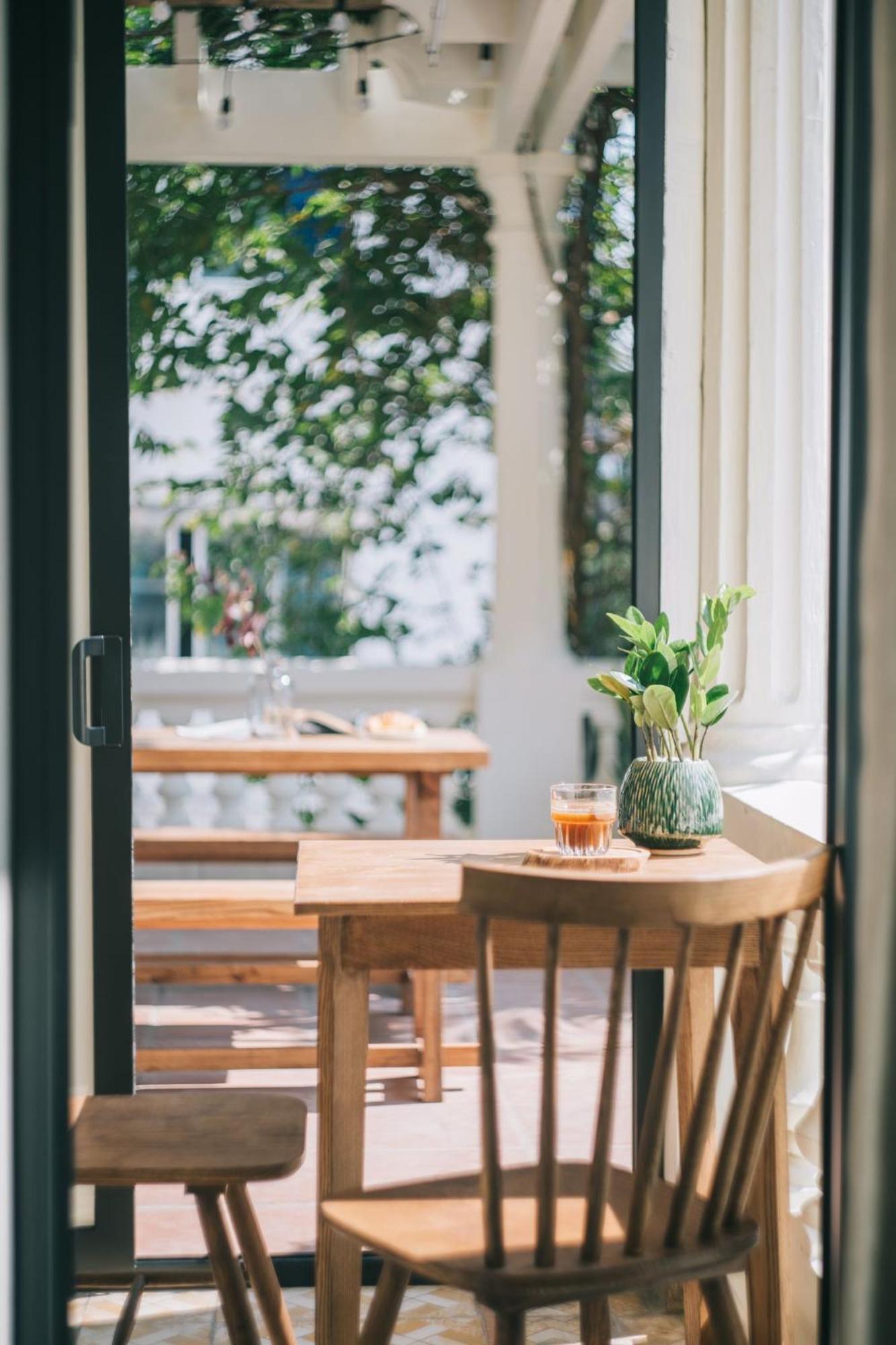 Hanoi's Hidden Gem Escape Balcony-flexible Check In Early-free Pickup Căn hộ