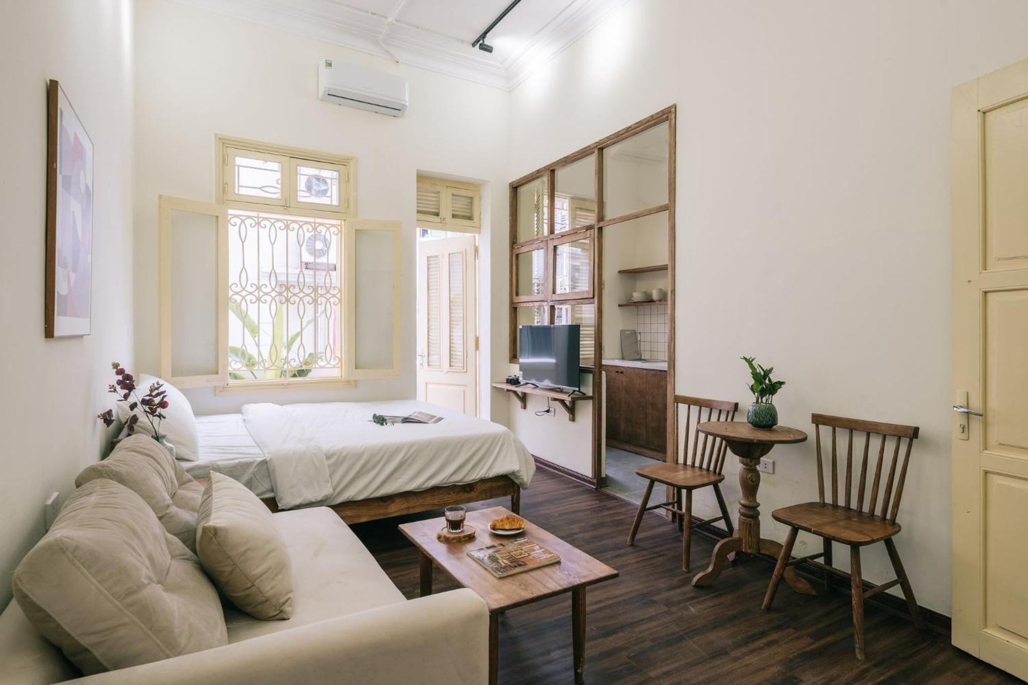 Căn hộ Hanoi's Hidden Gem Escape Balcony-flexible Check In Early-free Pickup Hà Nội