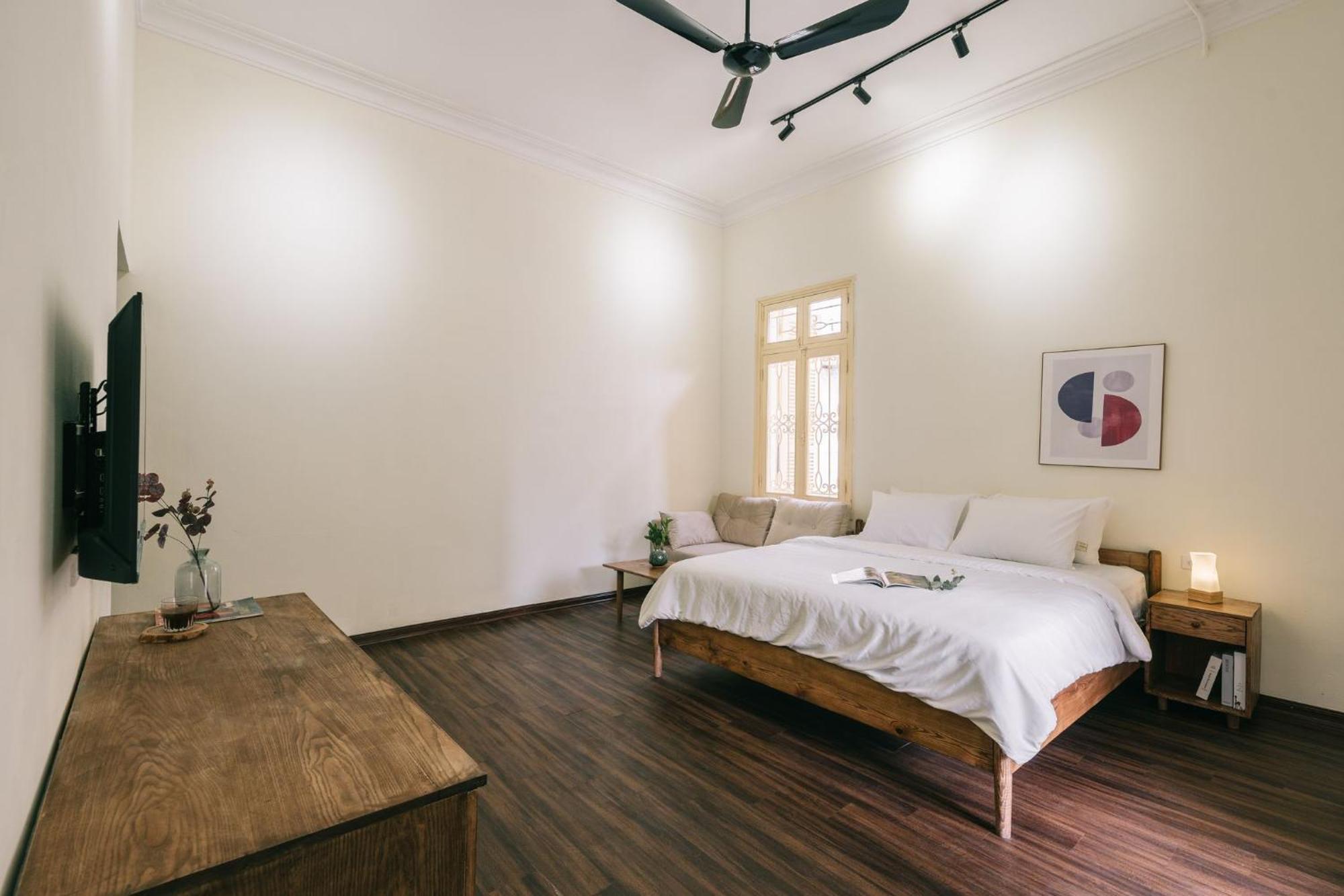 Căn hộ Hanoi's Hidden Gem Escape Balcony-flexible Check In Early-free Pickup Hà Nội