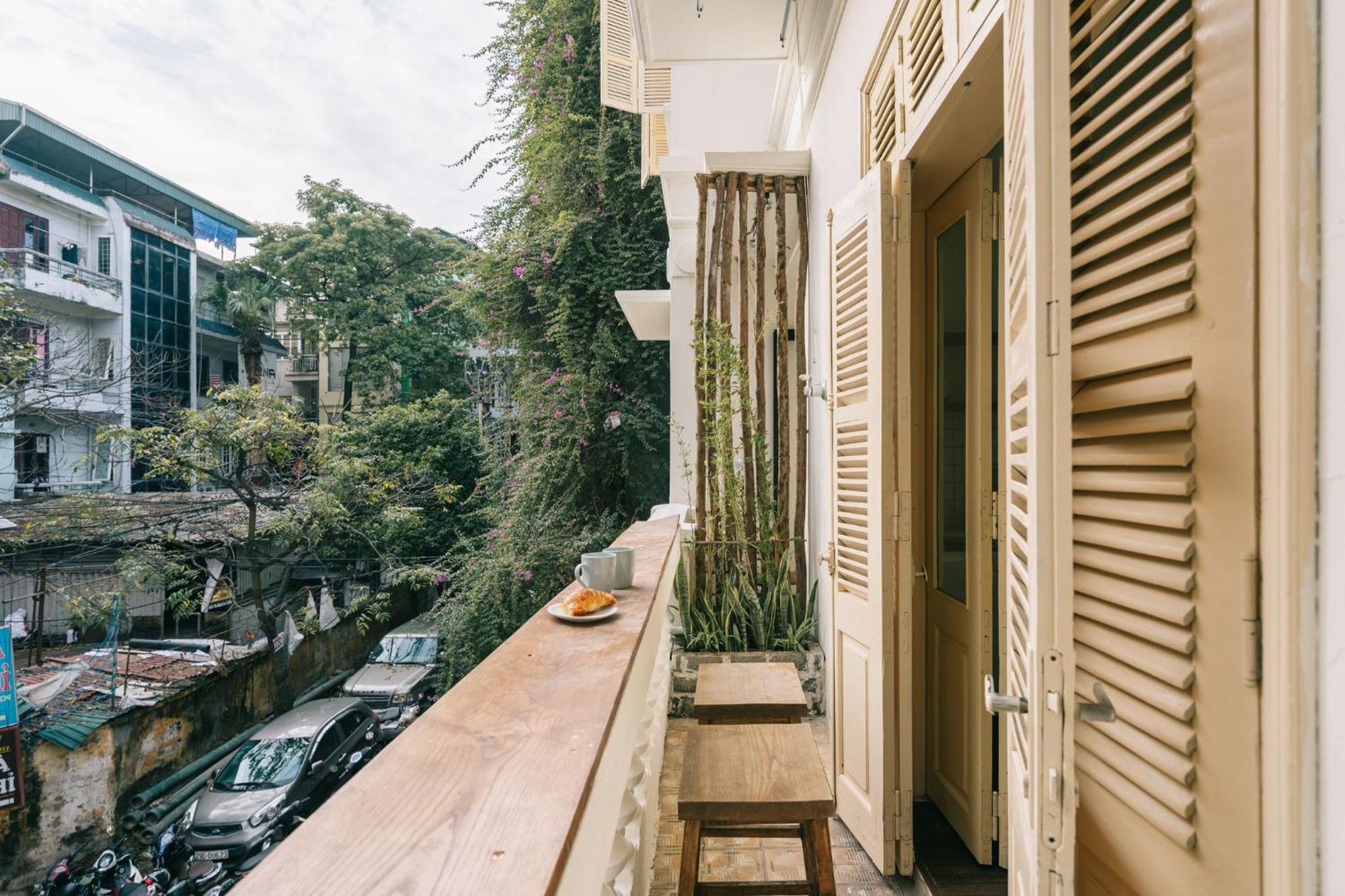 Hanoi's Hidden Gem Escape Balcony-flexible Check In Early-free Pickup Apartment Hanoi