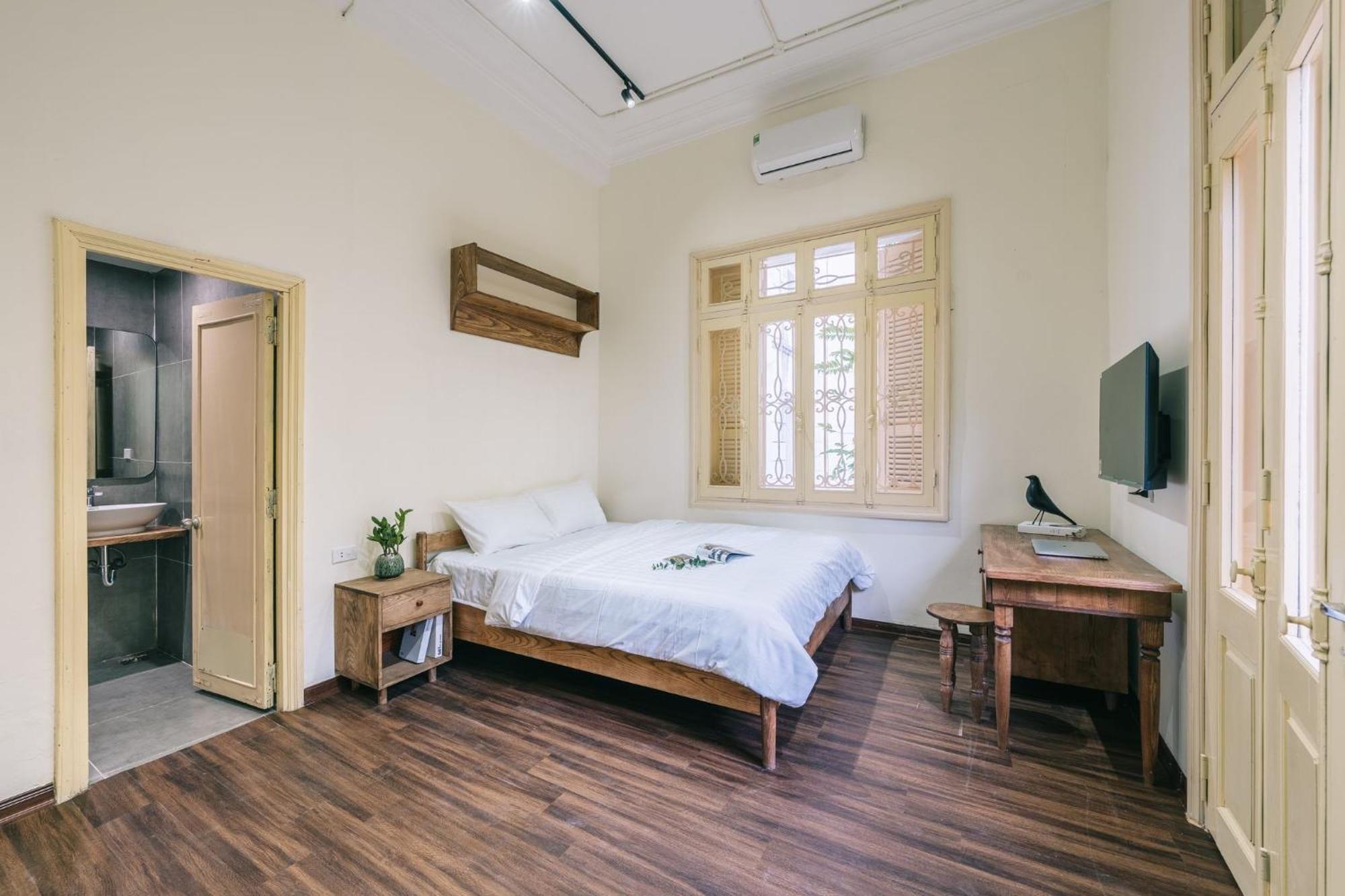 Apartment Hanoi's Hidden Gem Escape Balcony-flexible Check In Early-free Pickup Hanoi